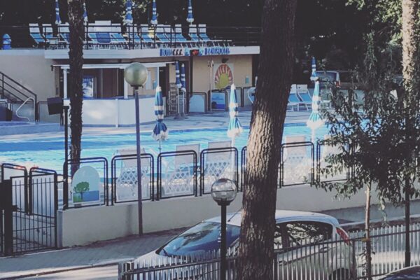 Swim for Tri - Italy swim camp hotel pool