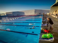 Swim for Tri - Italy swim camp people in swimming pool